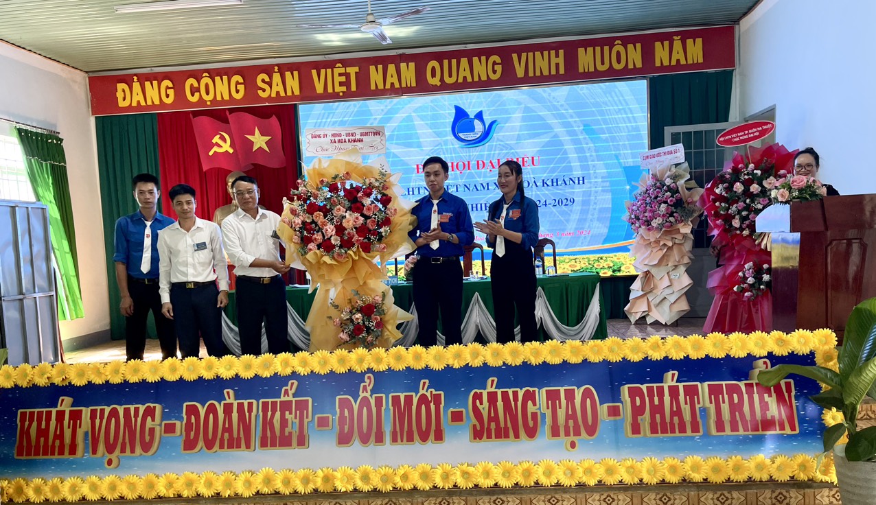 hoa chúc mưng